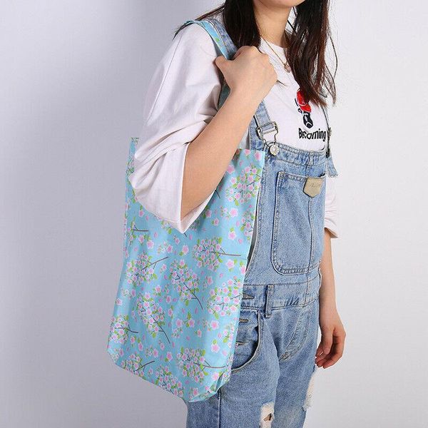 outdoor bags reusable shopping foldable shoulder handbag for women random color
outdoor bags reusable shopping foldable shoulder handbag for women random color