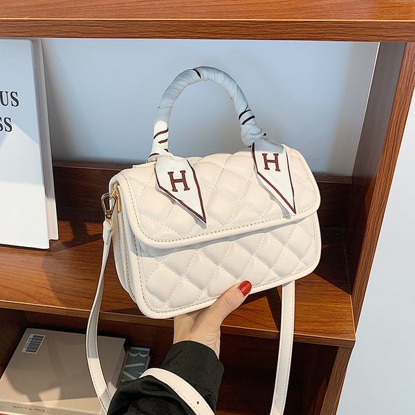 70% off factory store lingge silk scarf handbag personalized bag simple trend light luxury small single shoulder messenger bag
70% off factory store lingge silk scarf handbag personalized bag simple trend light luxury small single shoulder messenger bag