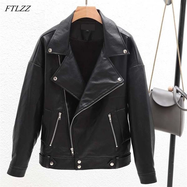 pu leather jacket spring autumn women fashion rivet zipper turn-down collar black short faux punk jackets 210430
pu leather jacket spring autumn women fashion rivet zipper turn-down collar black short faux punk jackets 210430