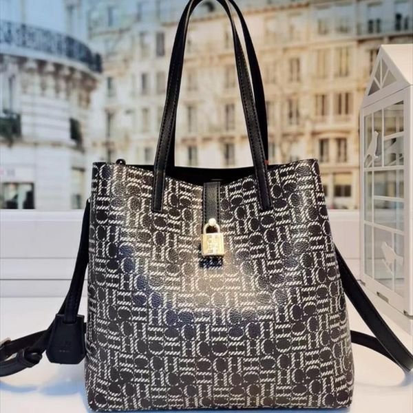 evening bags 100% genuine leather ch letter ptinted totes for women retro designer purse large capacity single shoulder handbags original sa
evening bags 100% genuine leather ch letter ptinted totes for women retro designer purse large capacity single shoulder handbags original sa