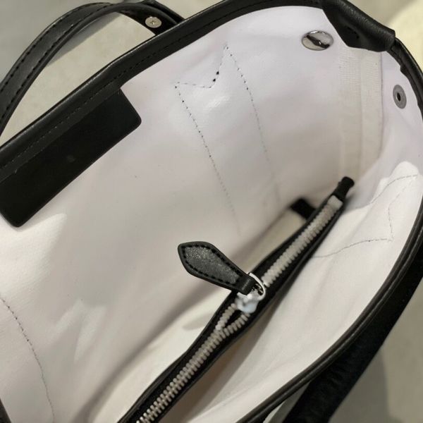 high-end design simple black and white leather patchwork canvas bag letter decorative large capacity composite bags shoulder package
high-end design simple black and white leather patchwork canvas bag letter decorative large capacity composite bags shoulder package
