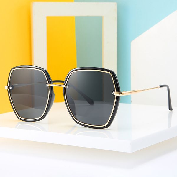 luxury polarized sunglasses fashion european and american trend men's women's brand designer sun glasses tac1.1 lens uv400 high qu, White;black
luxury polarized sunglasses fashion european and american trend men's women's brand designer sun glasses tac1.1 lens uv400 high qu, White;black