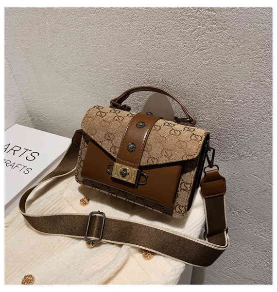 2022 factory wholesale handbag this year's popular small bag women's single shoulder diagonal cross autumn red portable square
2022 factory wholesale handbag this year's popular small bag women's single shoulder diagonal cross autumn red portable square