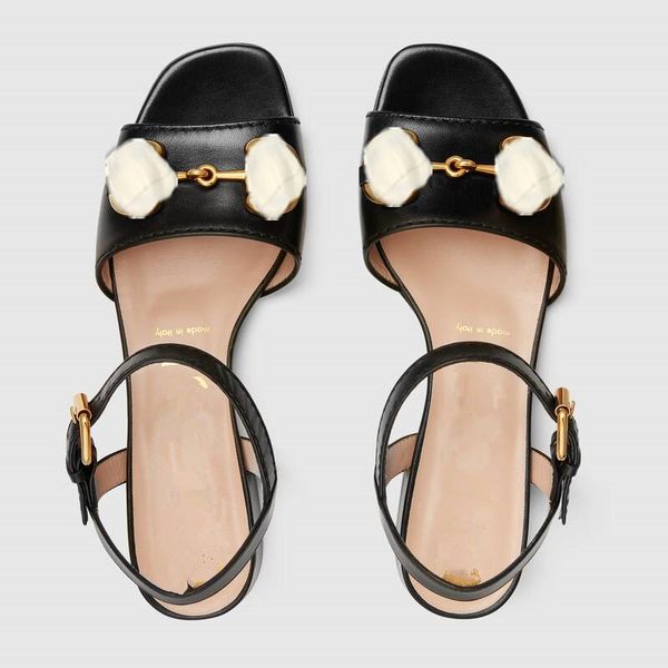the latest leather low heel sandals for women black and white color make you most beautiful summer. classic black and white
the latest leather low heel sandals for women black and white color make you most beautiful summer. classic black and white