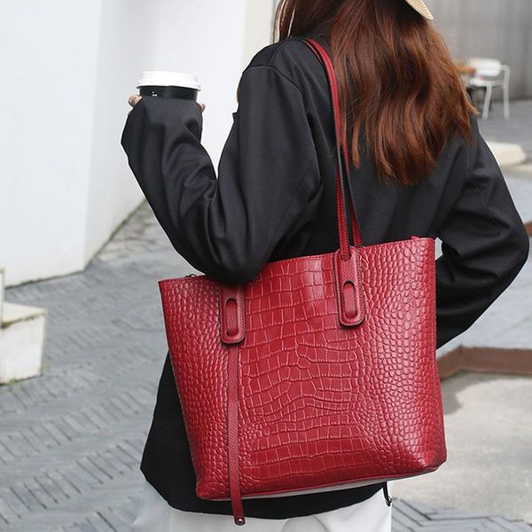 evening bags first layer cowhide bag women's 2021 leather large capacity shoulder fashionable simple versatile handbag
evening bags first layer cowhide bag women's 2021 leather large capacity shoulder fashionable simple versatile handbag