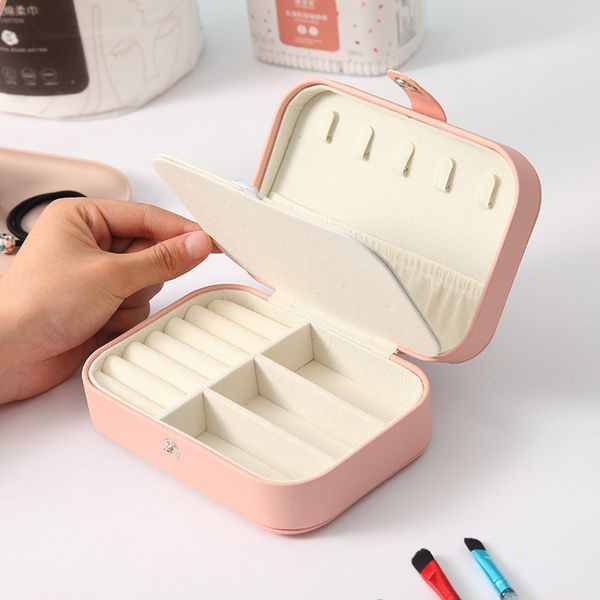 2021 new color jewelry box fashion design selling portable jewel case jewelry display and showing box, Black;white
2021 new color jewelry box fashion design selling portable jewel case jewelry display and showing box, Black;white