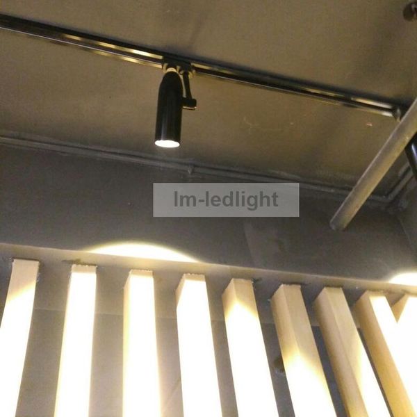 fast 30pcs/lot cob led track light bridgelux warm / day pure white 10w clothing store lighting lights
fast 30pcs/lot cob led track light bridgelux warm / day pure white 10w clothing store lighting lights
