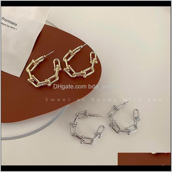 hoop & hie jewelryu-shaped stitching alloy metal chain c-shaped earrings geometric vintage exaggerated female jewelry drop delivery 2021 4oh, Golden;silver
hoop & hie jewelryu-shaped stitching alloy metal chain c-shaped earrings geometric vintage exaggerated female jewelry drop delivery 2021 4oh, Golden;silver