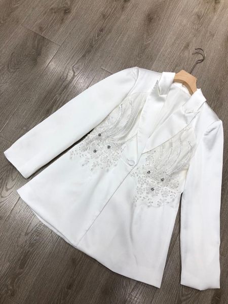 women's suits & blazers the 2021 white nail bead waist suit jacket 0730, White;black
women's suits & blazers the 2021 white nail bead waist suit jacket 0730, White;black