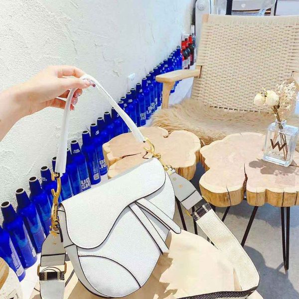 High-quality particles PU leather designer shoulder bag luxury brand female crossbody bags classic style large capacity handbags, Make up the difference
High-quality particles PU leather designer shoulder bag luxury brand female crossbody bags classic style large capacity handbags, Make up the difference