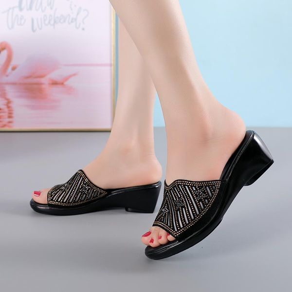 platform sandals outdoor genuine leather women slippers female summer fashion antiskid diamond mother shoes, Black
platform sandals outdoor genuine leather women slippers female summer fashion antiskid diamond mother shoes, Black