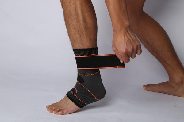 3d weaving elastic nylon strap ankle support brace badminton basketball football taekwondo fitness heel protector, Blue;black
3d weaving elastic nylon strap ankle support brace badminton basketball football taekwondo fitness heel protector, Blue;black
