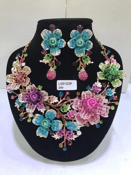 earrings & necklace luxury dubai wedding jewelry sets multiple colors fashion women crystal rhinestone brides flower shape earring, Silver 
earrings & necklace luxury dubai wedding jewelry sets multiple colors fashion women crystal rhinestone brides flower shape earring, Silver