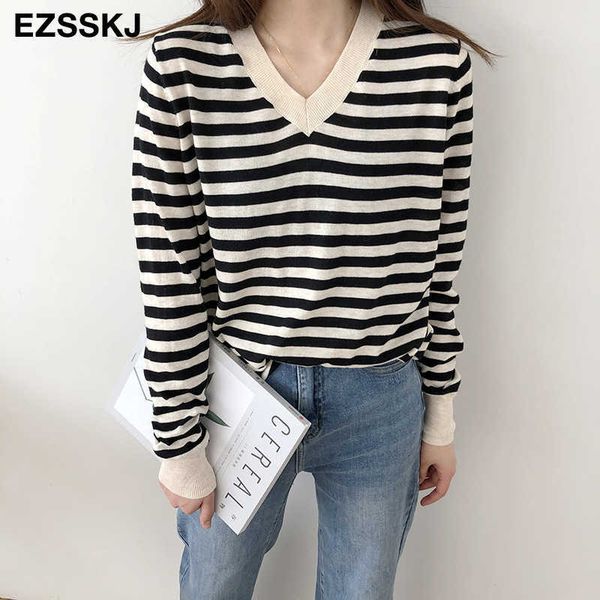 casual v-neck oversize spring autumn thin striped sweater women soft loose chic sweater pullovers girl knit jumper 210714, White;black
casual v-neck oversize spring autumn thin striped sweater women soft loose chic sweater pullovers girl knit jumper 210714, White;black