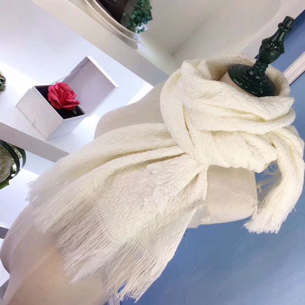 2021 fashion classic scarf for women cashmere scarf fashion shawl 100% wool scarf for winter womens and mens size 180x70cm with box, Blue;gray
2021 fashion classic scarf for women cashmere scarf fashion shawl 100% wool scarf for winter womens and mens size 180x70cm with box, Blue;gray