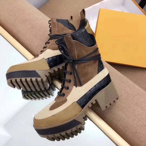 boots woman shoes real leather brand high heels runway lace up black with flowers classical big size 2021
boots woman shoes real leather brand high heels runway lace up black with flowers classical big size 2021