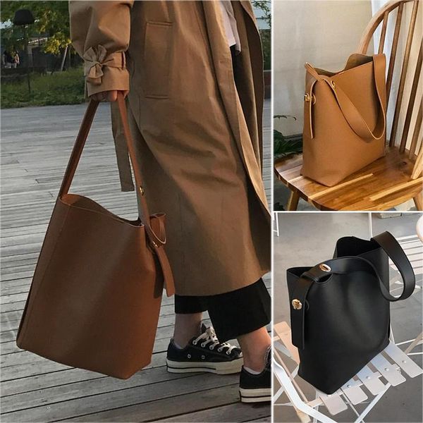 evening bags selling women's pu buckle shoulder bag bucket-shaped diagonal with adjustable strap for daily use travel commute
evening bags selling women's pu buckle shoulder bag bucket-shaped diagonal with adjustable strap for daily use travel commute