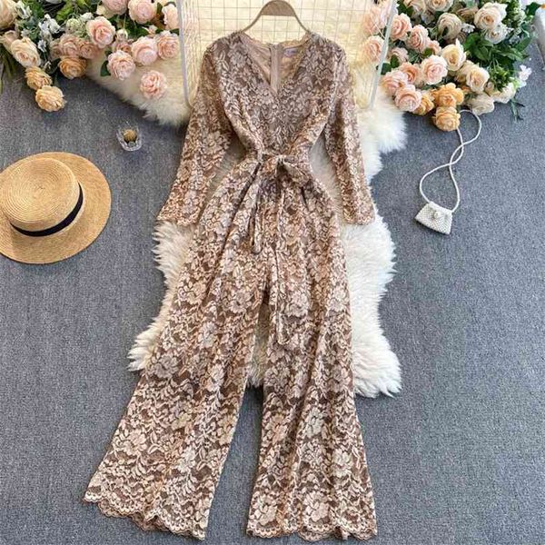 fashion women v-neck lace long sleeve high waist slim up wide leg jumpsuit elegant overalls r248 210527, Black;white
fashion women v-neck lace long sleeve high waist slim up wide leg jumpsuit elegant overalls r248 210527, Black;white