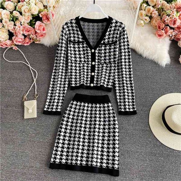 autumn winter style houndstooth v-neck knitted buttoned cardigan two-piece suit high waist bag hip skirt uk634 210507, White
autumn winter style houndstooth v-neck knitted buttoned cardigan two-piece suit high waist bag hip skirt uk634 210507, White