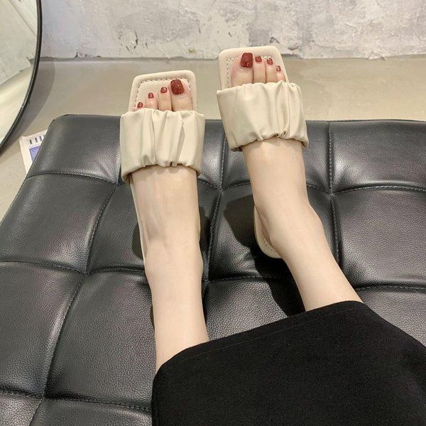 flat-heeled summer style 2021 korean version outer wear fashionable fold sandals square head female slippers, Black
flat-heeled summer style 2021 korean version outer wear fashionable fold sandals square head female slippers, Black