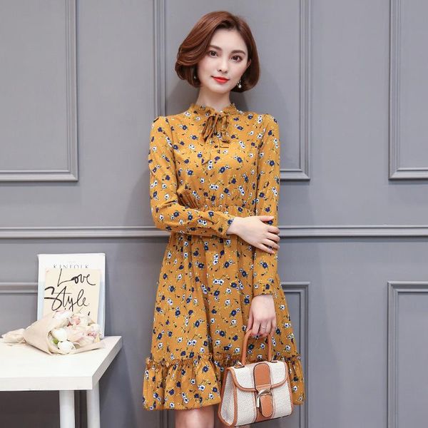 casual dresses 2021 spring/summer chiffon dress women bow pleated vintage long sleeve floral print vestidos elegant high quality, Black;gray
casual dresses 2021 spring/summer chiffon dress women bow pleated vintage long sleeve floral print vestidos elegant high quality, Black;gray