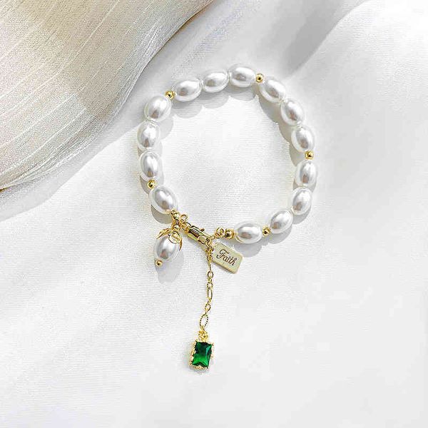 chinese-style products french pearl bracelet emerald pendant hand string light luxury court style simple temperament versatile accessories
chinese-style products french pearl bracelet emerald pendant hand string light luxury court style simple temperament versatile accessories
