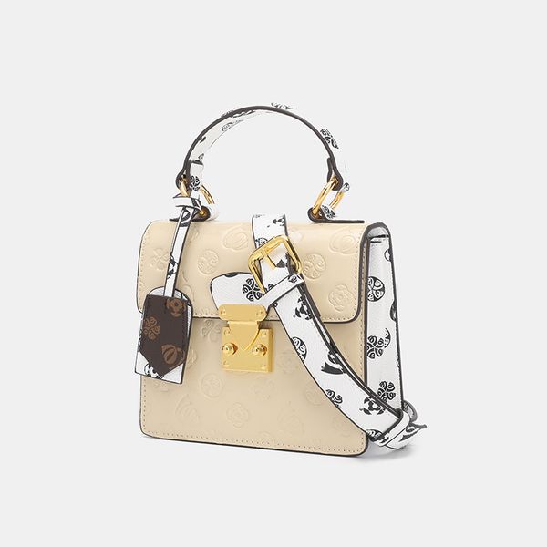 bag messenger all-match new trendy portable shoulder fashion square small high-end retro 2021 single handbags embossed tahuw
bag messenger all-match new trendy portable shoulder fashion square small high-end retro 2021 single handbags embossed tahuw