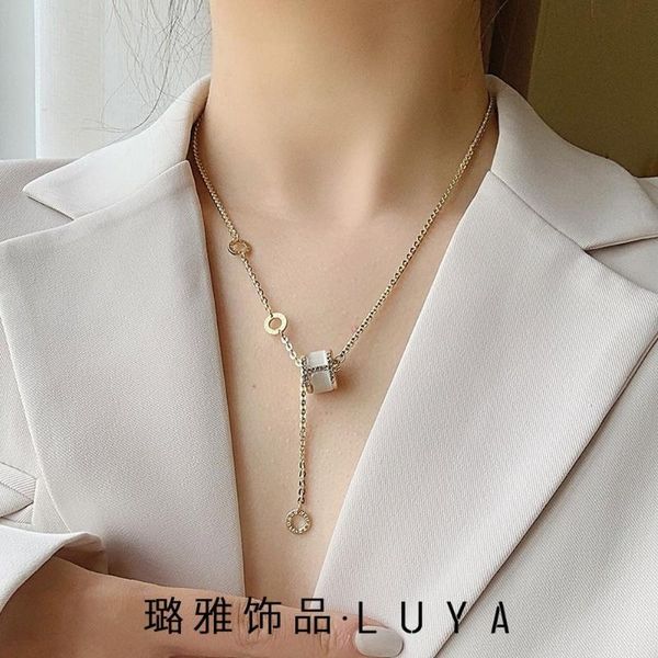 fashion japanese and korean titanium steel inlaid rhinestone ladies necklace beautiful design pendant clavicle chain necklaces, Silver
fashion japanese and korean titanium steel inlaid rhinestone ladies necklace beautiful design pendant clavicle chain necklaces, Silver