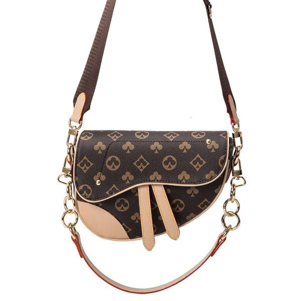 saddle bag 2021 fashion small wide shoulder belt single women's korean printed messenger
saddle bag 2021 fashion small wide shoulder belt single women's korean printed messenger