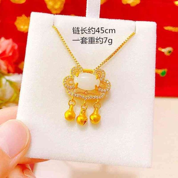 gold plated brass ruyi pendant, fashionable lady with diamond, palace lock jewelry, Black
gold plated brass ruyi pendant, fashionable lady with diamond, palace lock jewelry, Black