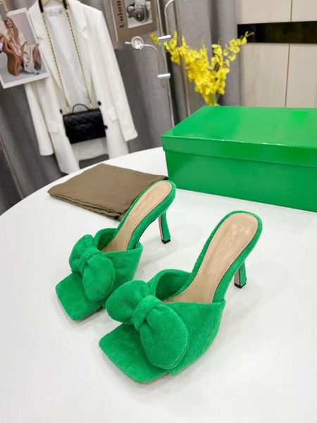 designer high-quality sandals winter women wool slippers resort sponge loafers designer luxury ladies casual shoes indoor venues are suitabl, Black
designer high-quality sandals winter women wool slippers resort sponge loafers designer luxury ladies casual shoes indoor venues are suitabl, Black