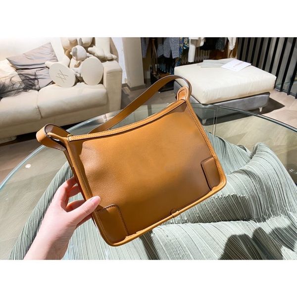 handbags one shoulder messenger bag flap bags fashion canvas linen with cowhide letter plain hasp wide shoulder strap
handbags one shoulder messenger bag flap bags fashion canvas linen with cowhide letter plain hasp wide shoulder strap