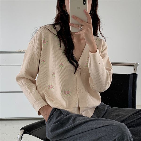 ol single-breasted floral embroidery sweater women spring autumn elegant v-neck knitted cardigan sweaters 210421, White
ol single-breasted floral embroidery sweater women spring autumn elegant v-neck knitted cardigan sweaters 210421, White