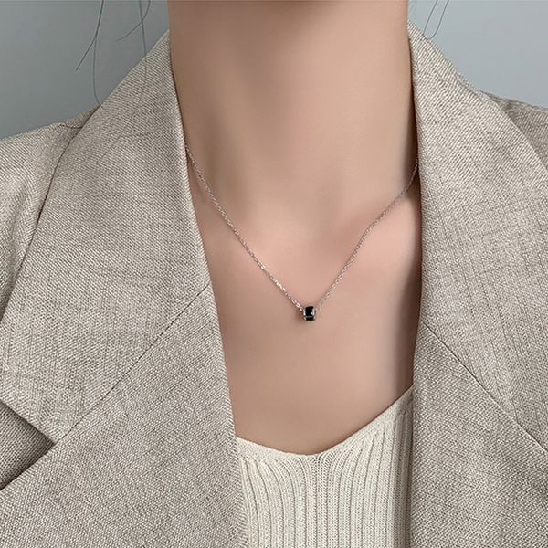 new 925 sterling silver round black pendants necklaces shiny cubic zirconia gift for women jewelry choker necklace nk016
new 925 sterling silver round black pendants necklaces shiny cubic zirconia gift for women jewelry choker necklace nk016