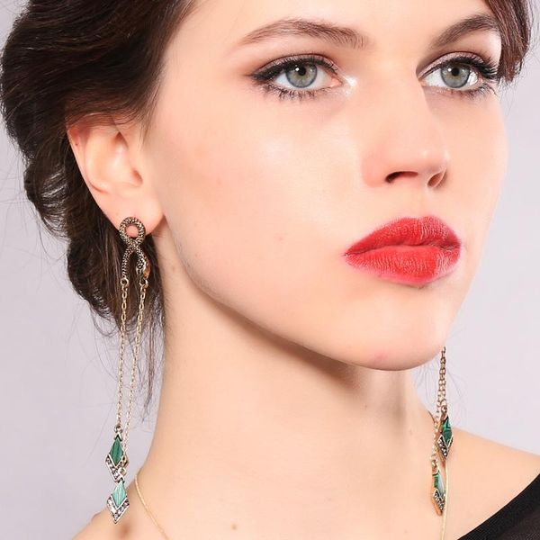dangle & chandelier long pendant earring green stone alloy snake pierced 2021 designer jewellery for women, Silver
dangle & chandelier long pendant earring green stone alloy snake pierced 2021 designer jewellery for women, Silver
