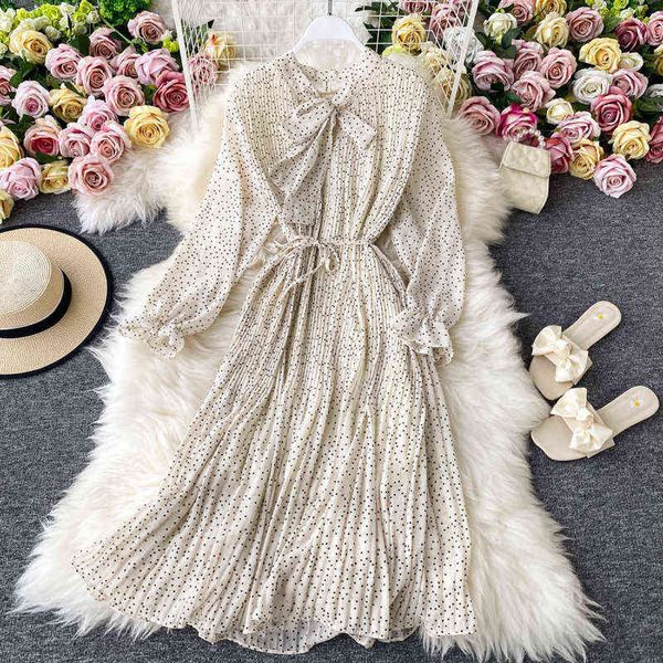 bottoming chiffon green dress women 2021 autumn new elegant retro floral long midi pleated dress women full a-line clothes y1204, Black;gray
bottoming chiffon green dress women 2021 autumn new elegant retro floral long midi pleated dress women full a-line clothes y1204, Black;gray