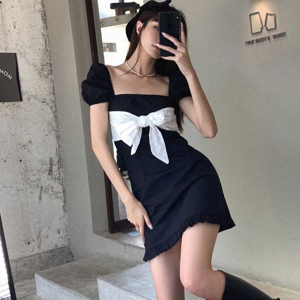 hepburn 2021 summer bow dress women's design short square neck bubble sleeve temperament small black skirt, Black;gray
hepburn 2021 summer bow dress women's design short square neck bubble sleeve temperament small black skirt, Black;gray