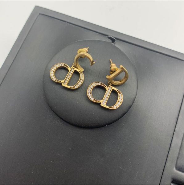 new 20-year letter diamond women's net red anti allergy silver needle earrings women, Black
new 20-year letter diamond women's net red anti allergy silver needle earrings women, Black