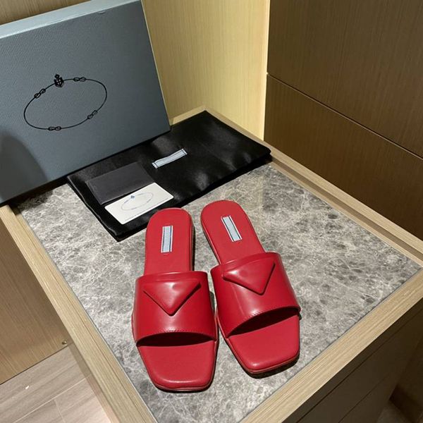 2021 designers women slippers square toe sandals fashion beach flip flops patent leather high heels summer flat sandal party wedding slipper, Black
2021 designers women slippers square toe sandals fashion beach flip flops patent leather high heels summer flat sandal party wedding slipper, Black