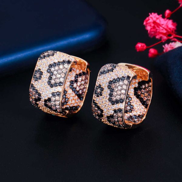 fashion luxury square cubic zircon leopard earrings for women wedding party exquisite jewelry gift cz872 210714, Golden;silver
fashion luxury square cubic zircon leopard earrings for women wedding party exquisite jewelry gift cz872 210714, Golden;silver