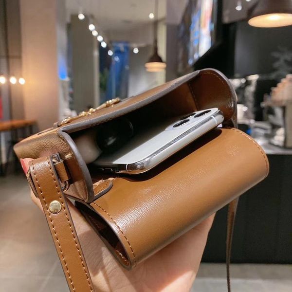 cell phone pouches pouch mobile bag female 2021spring totes one-shoulder messenger fashion chain small square women gift
cell phone pouches pouch mobile bag female 2021spring totes one-shoulder messenger fashion chain small square women gift