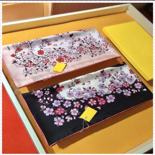 20ss famous brand silk scarf designers luxurys scarves100% silk scarfs fashion scarves size 90x90cm nice 99, Blue;gray
20ss famous brand silk scarf designers luxurys scarves100% silk scarfs fashion scarves size 90x90cm nice 99, Blue;gray
