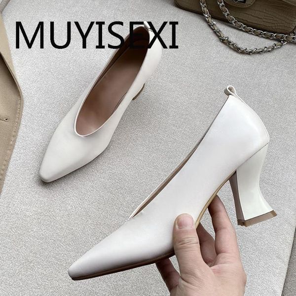 dress shoes woman pumps 8cm high heel office genuine leather pointed toe leisure elegant plus size ami02 muyisexi, Black
dress shoes woman pumps 8cm high heel office genuine leather pointed toe leisure elegant plus size ami02 muyisexi, Black