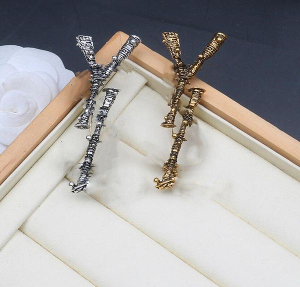 2021 european and american retro letter brooch simple british style gold silver high-end accessories suits wearing party gifts fast delivery, Gray
2021 european and american retro letter brooch simple british style gold silver high-end accessories suits wearing party gifts fast delivery, Gray
