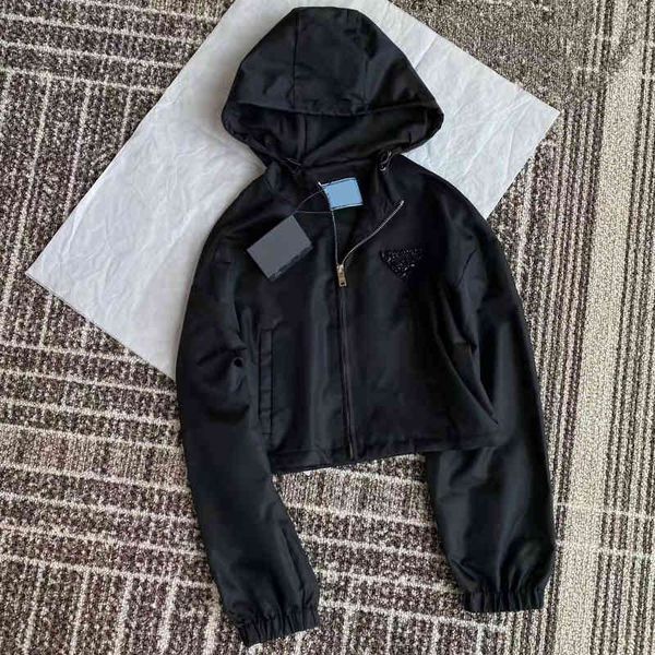 jackets outwears women coats long sleeves hooded with letters budge slim jacket for lady short style black and white coat, Black;brown
jackets outwears women coats long sleeves hooded with letters budge slim jacket for lady short style black and white coat, Black;brown