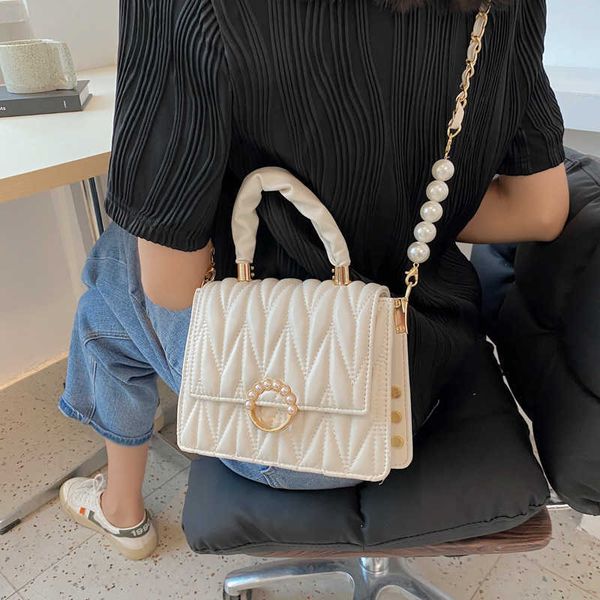 this year's popular women's summer 2021 new fashion versatile pearl chain high texture messenger single shoulder bag
this year's popular women's summer 2021 new fashion versatile pearl chain high texture messenger single shoulder bag