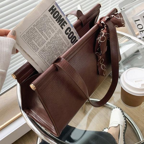 fashion large capacity bags women net red feeling retro one-shoulder bag autumn winter texture armpit shoulder
fashion large capacity bags women net red feeling retro one-shoulder bag autumn winter texture armpit shoulder