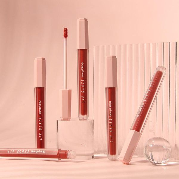 lip gloss 2021 4 colors light matte velvet glaze waterproof sweat proof long lasting lipstick women makeup dropshiping tslm1
lip gloss 2021 4 colors light matte velvet glaze waterproof sweat proof long lasting lipstick women makeup dropshiping tslm1