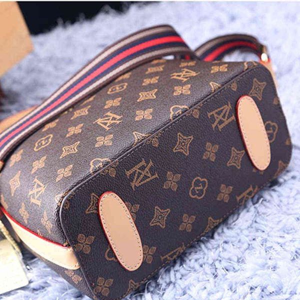 quality real cowhide leather buet bags women fashion single shoulder msenger bag ladi handle handbags luis vitton, Black;red
quality real cowhide leather buet bags women fashion single shoulder msenger bag ladi handle handbags luis vitton, Black;red