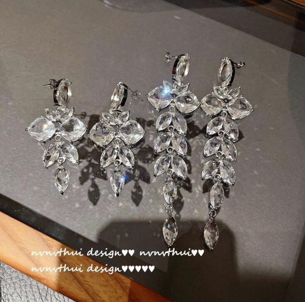 dangle & chandelier bright luminous crystal frost flower earrings special-shaped water drop snowflake sparkling gem women advanced jewel, Silver
dangle & chandelier bright luminous crystal frost flower earrings special-shaped water drop snowflake sparkling gem women advanced jewel, Silver